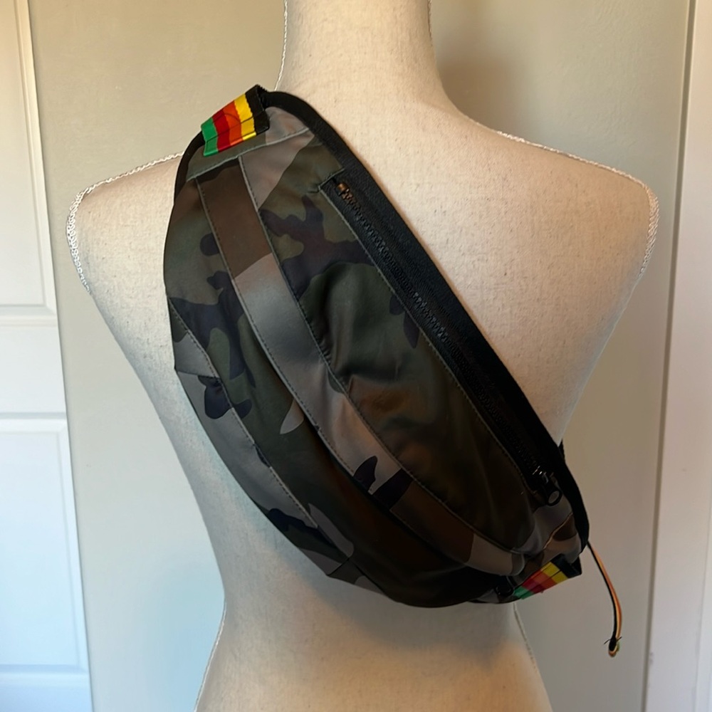 Pam & Gela crossbody Fanny pack, new